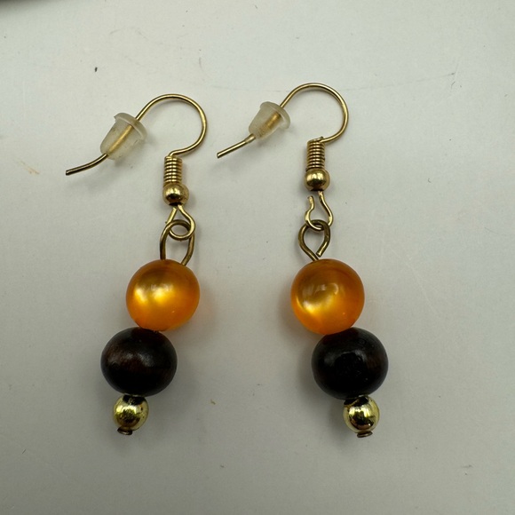 710-Two Halloween Costume Jewelry Hook Earrings And Hair Clips - Picture 3 of 6